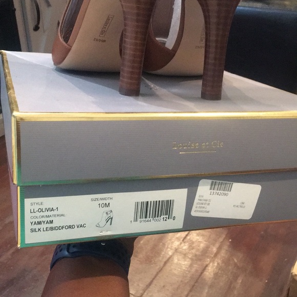 Leather peep toe bootie - Picture 4 of 4